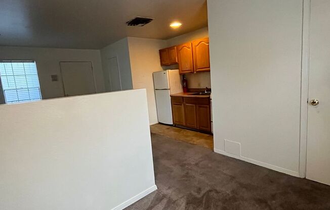 Studio, 1 bath, 495 sqft, $650, Unit Unit 27