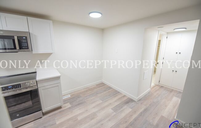 1 bed, 1 bath, 450 sqft, $1,248, Unit 12B
