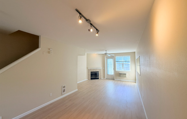 Stunning Northwynd Condominium for Lease near Vancouver Waterfront & Beaches - 714 SE Fairwinds Loop
