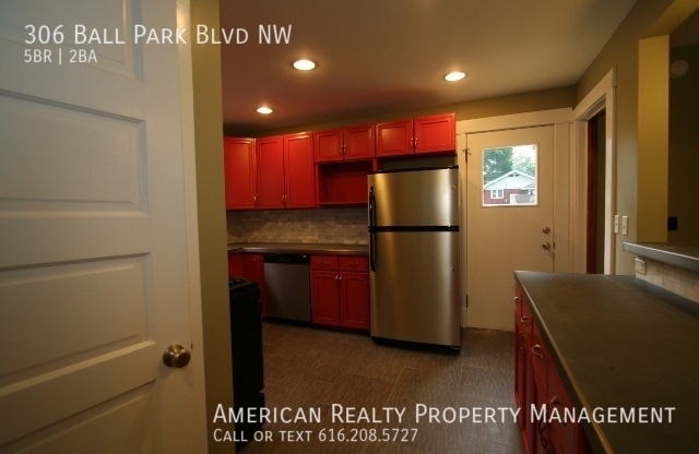 306 BALL PARK BLVD NW
