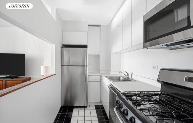 Studio, 1 bath, $4,350, Unit 1025