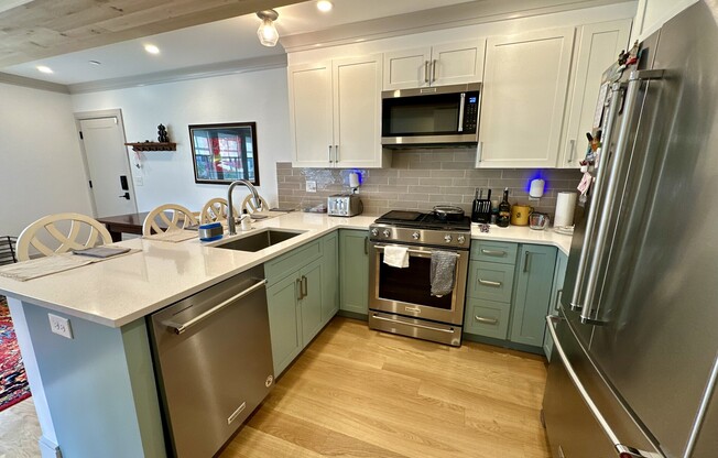 95 W WALNUT PARK