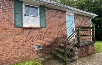 Trailwood Circle 909-911