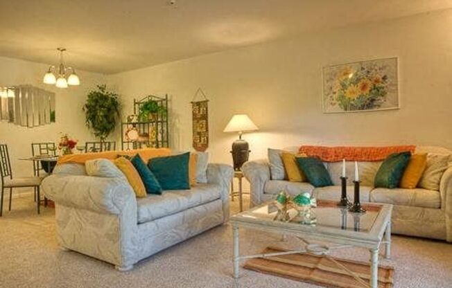 2 beds, 1 bath, 1,050 sqft, $2,350, Unit 60-6