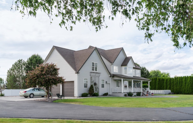 Large Country Home w/acreage