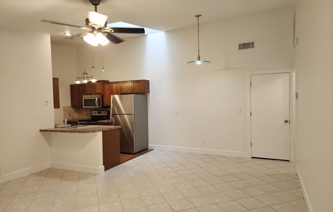 2 beds, 2 baths, $1,600