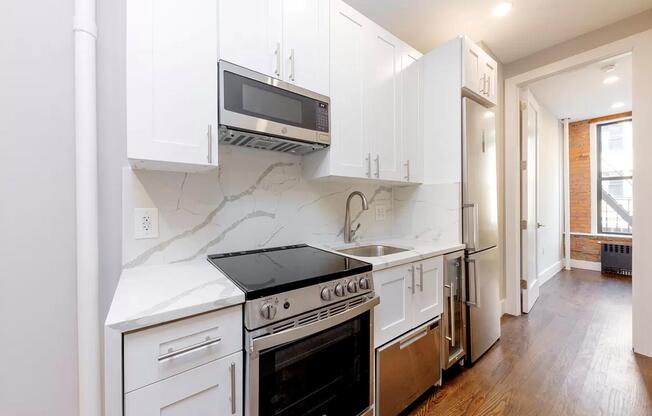 338 W 17 ST