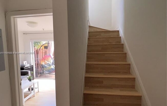 240 SW 15th Rd Apt 109
