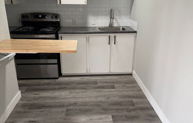 Studio, 1 bath, 650 sqft, $1,095, Unit 21