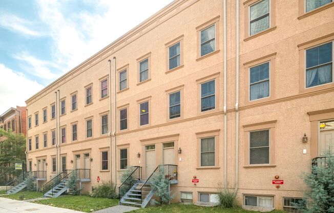 3 beds, 2 baths, 1,201 sqft, $1,720, Unit 14B