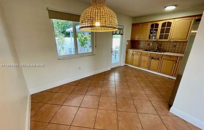 7023 SW 2nd St # 7023 MIAMI, FL 33144