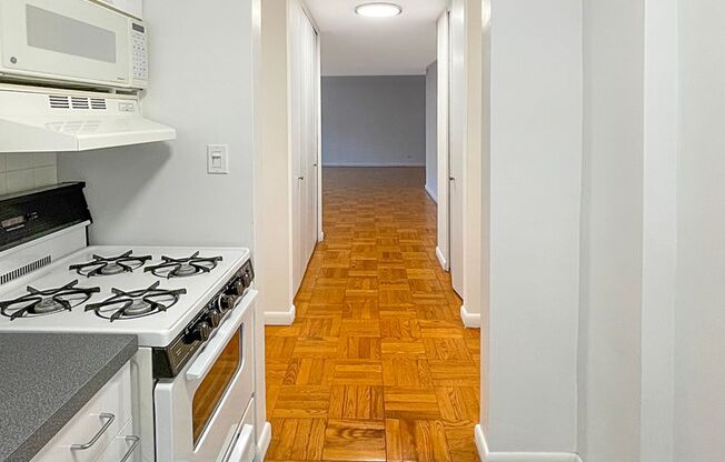 Studio, 1 bath, 502 sqft, $3,950, Unit 8A