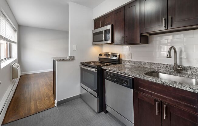 Studio, 1 bath, 360 sqft, $1,475, Unit 308