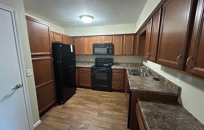 1 bed, 1 bath, 784 sqft, $1,175, Unit 7600209
