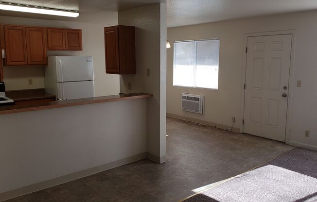 2 beds, 1 bath, 775 sqft, $1,300, Unit A1