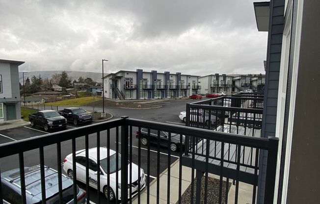 2 beds, 2.5 baths, 1,279 sqft, $1,725, Unit C17