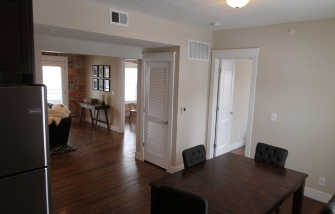 2 beds, 1 bath, 1,150 sqft, $1,470, Unit 6