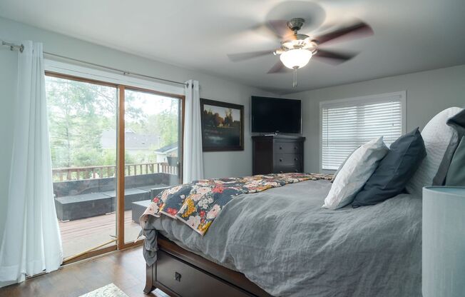 Nice Updated 3br/3ba In Wayzata (1 car garage)