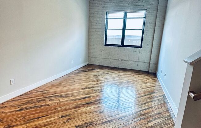 2 beds, 2.5 baths, 1,329 sqft, $1,400, Unit 218