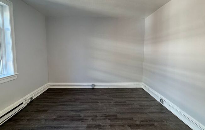 1 bed, 1 bath, 500 sqft, $925, Unit E-31