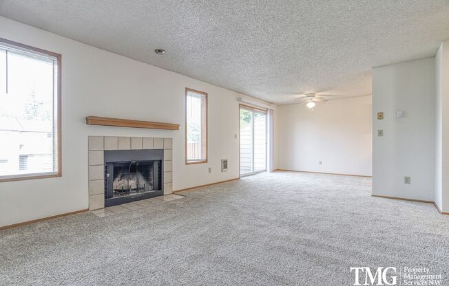 1 bed, 1 bath, 798 sqft, $1,350, Unit C14