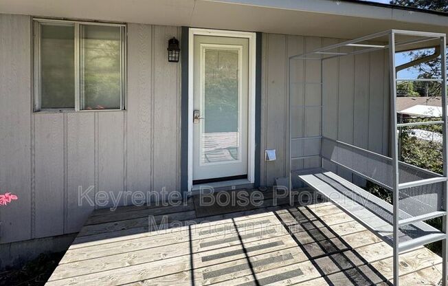 2827 N BOGUS BASIN RD