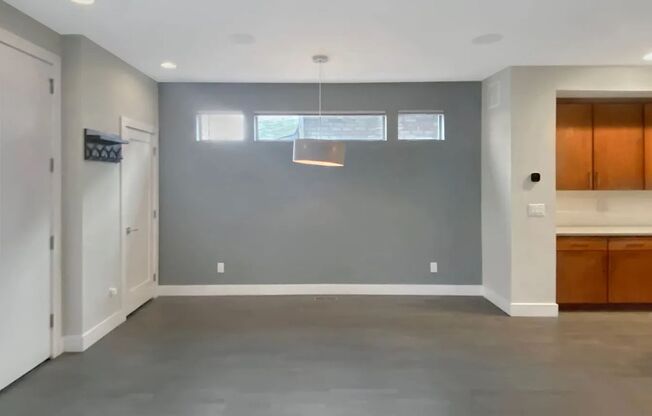 Modern 4BD, 3BA LoHi Townhome with Rooftop Deck