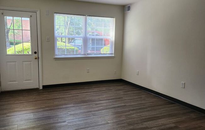 2 beds, 1 bath, 859 sqft, $1,450, Unit GL46005