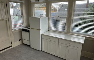 Studio, 1 bath, 500 sqft, $1,495, Unit 10