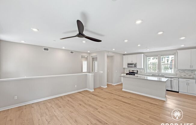 Stunning 2B/2BA Townhome in Mira Mesa for Rent!