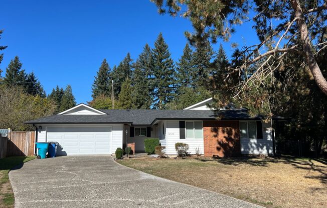 REMODELED Single Level Home on HUGE 1/4 Acre Lot for Rent - 14520 NE 74th St
