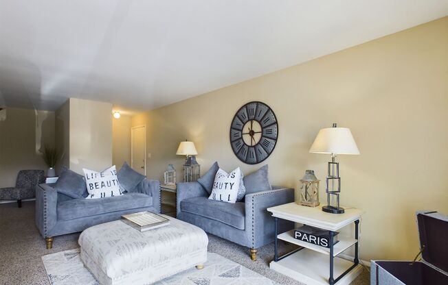 2 beds, 2 baths, 1,016 sqft, $1,735, Unit 13-201