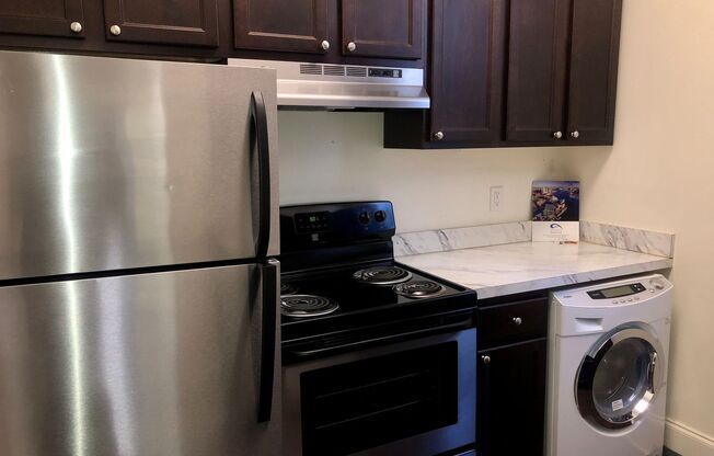 Studio, 1 bath, $850, Unit 840-1B