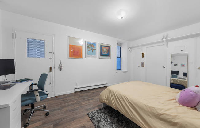224 E 11 ST