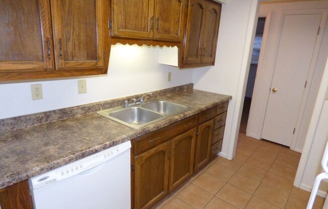520 Berwyn Lane - Three Bedroom Home w/Central Air & Detached Garage! *Available Now*