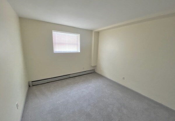2 beds, 1 bath, 950 sqft, $2,900, Unit 2