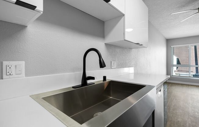Park Apartments-Beautiful recently renovated