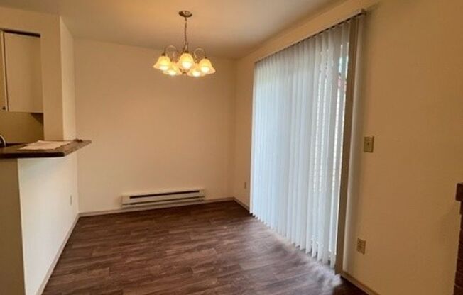 3 beds, 2 baths, 1,132 sqft, $1,990, Unit 123