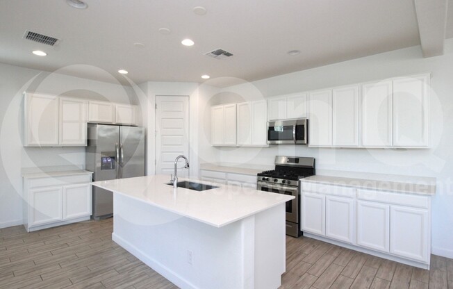 2438 E WARBLER RD