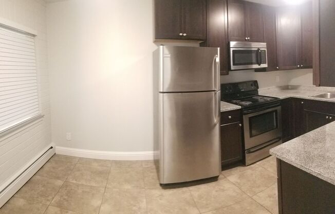 3 beds, 1 bath, 849 sqft, $1,975, Unit 2