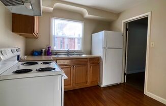 2 beds, 1 bath, $775, Unit 275