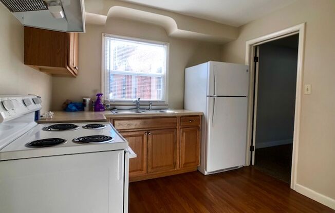 2 beds, 1 bath, $775, Unit 275