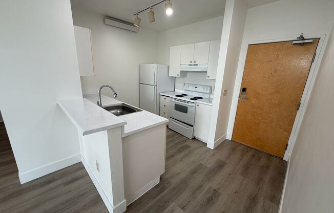 2 beds, 1 bath, 915 sqft, $2,175, Unit 414