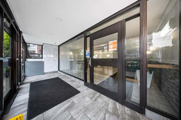 720 E 31 ST