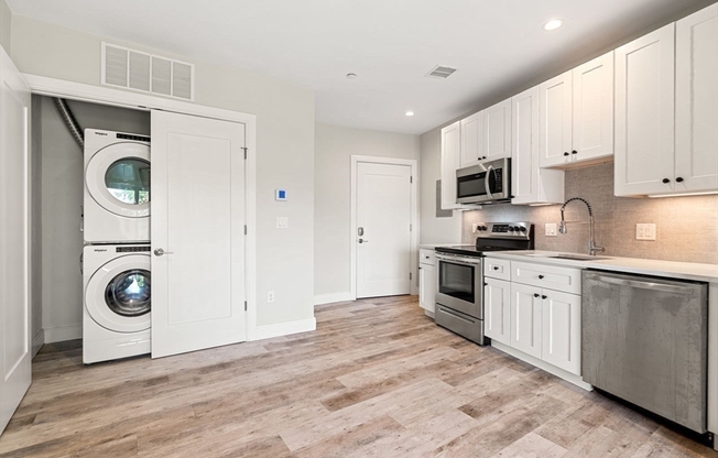 1 bed, 1 bath, 499 sqft, $3,299, Unit 309
