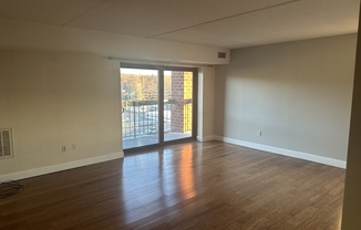 2 beds, 2 baths, 1,020 sqft, $2,700, Unit 50C