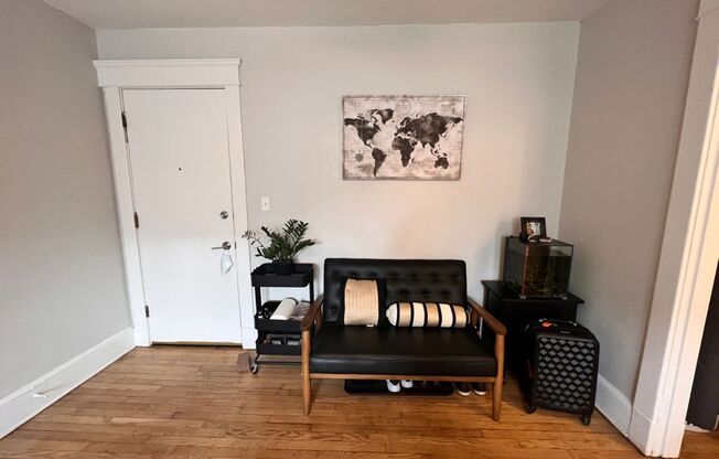 Studio, 1 bath, 300 sqft, $1,495, Unit Unit 211
