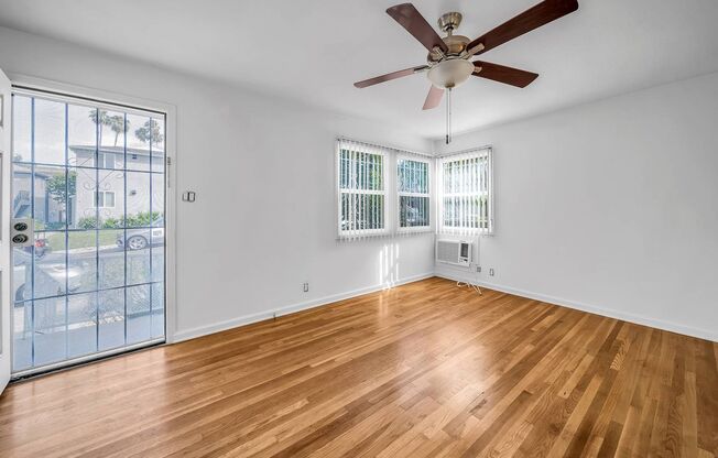 Studio Unit! Must see