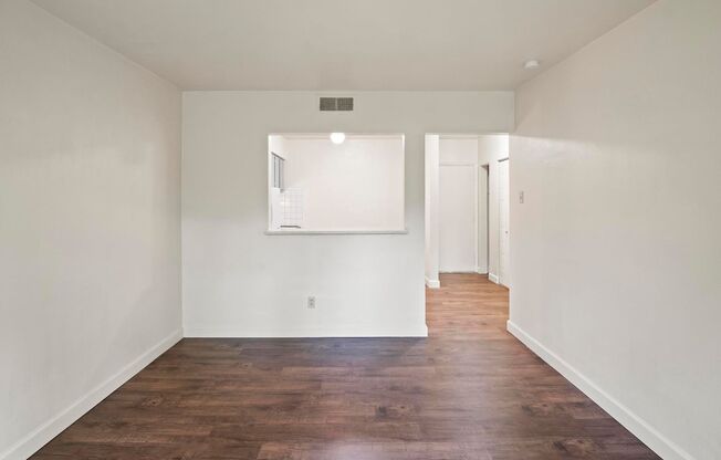 1 bed, 1 bath, 700 sqft, $1,000, Unit 11302-03