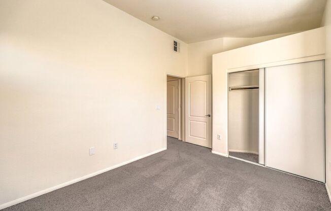 3 beds, 2 baths, $1,390, Unit # 2095